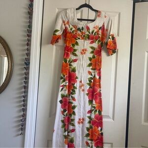 Vintage Hawaiian Floral Print Dress